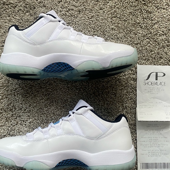 Air Jordan Retro 11 Low size 9.5 mens - Picture 3 of 13